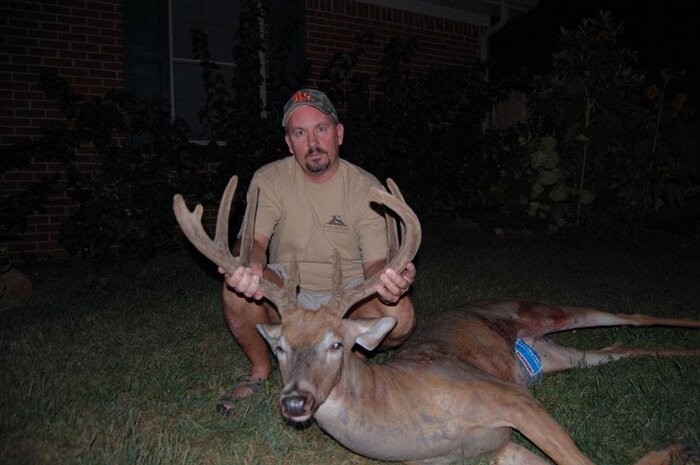 Outfitted Kentucky Trophy Whitetail Hunting Guide-Rut Season In Ky