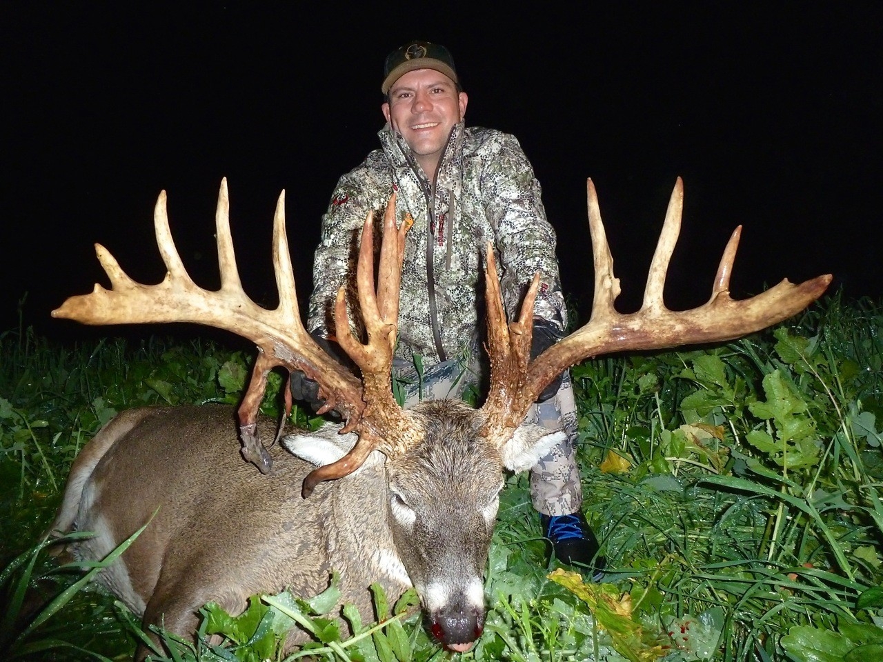 Wilderness Whitetails - Bringing Home Monster Bucks 2017! - Wilderness Whitetails News-Whitetail Rut In Wisconsin